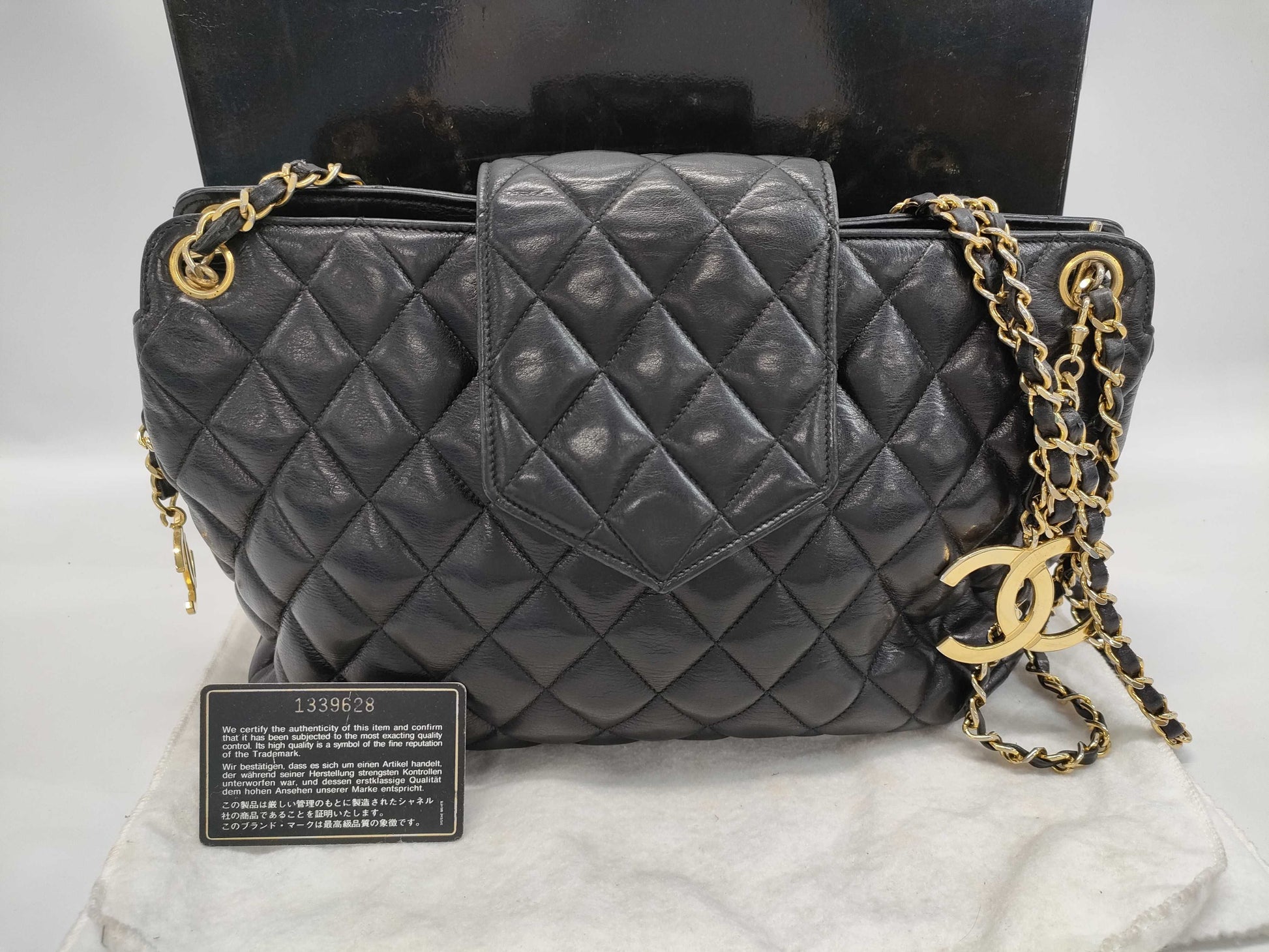 CHANEL Chain Shoulder Bag 1339628