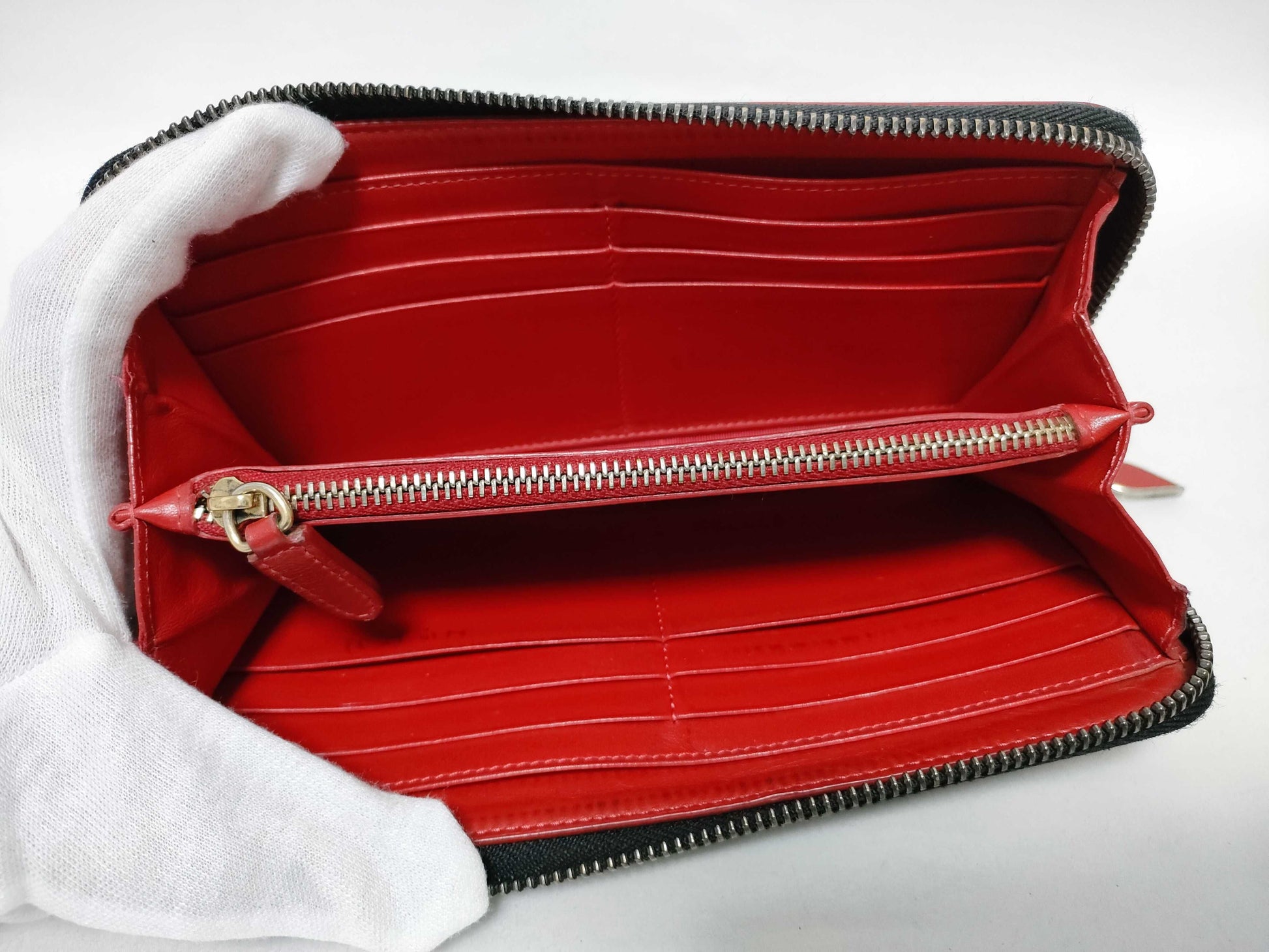Christian Louboutin Long Wallet/Round Zipper/Panettone/Black Wallet