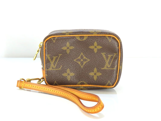 LOUIS VUITTON Monogram LV Monogram Truth Wapiti Pouch M58030