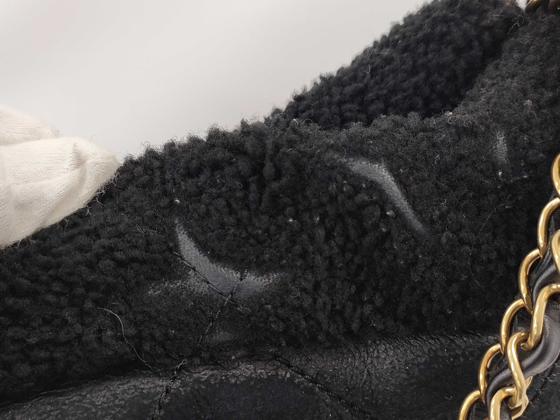 CHANEL 22 Small Boa Shoulder Bag