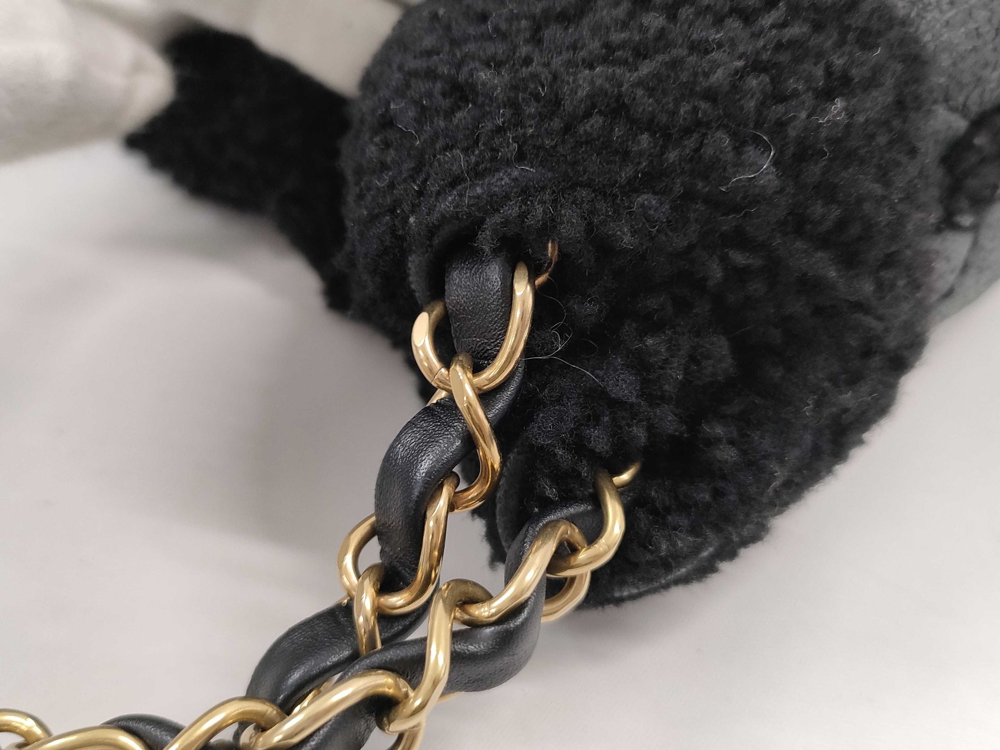 CHANEL 22 Small Boa Shoulder Bag