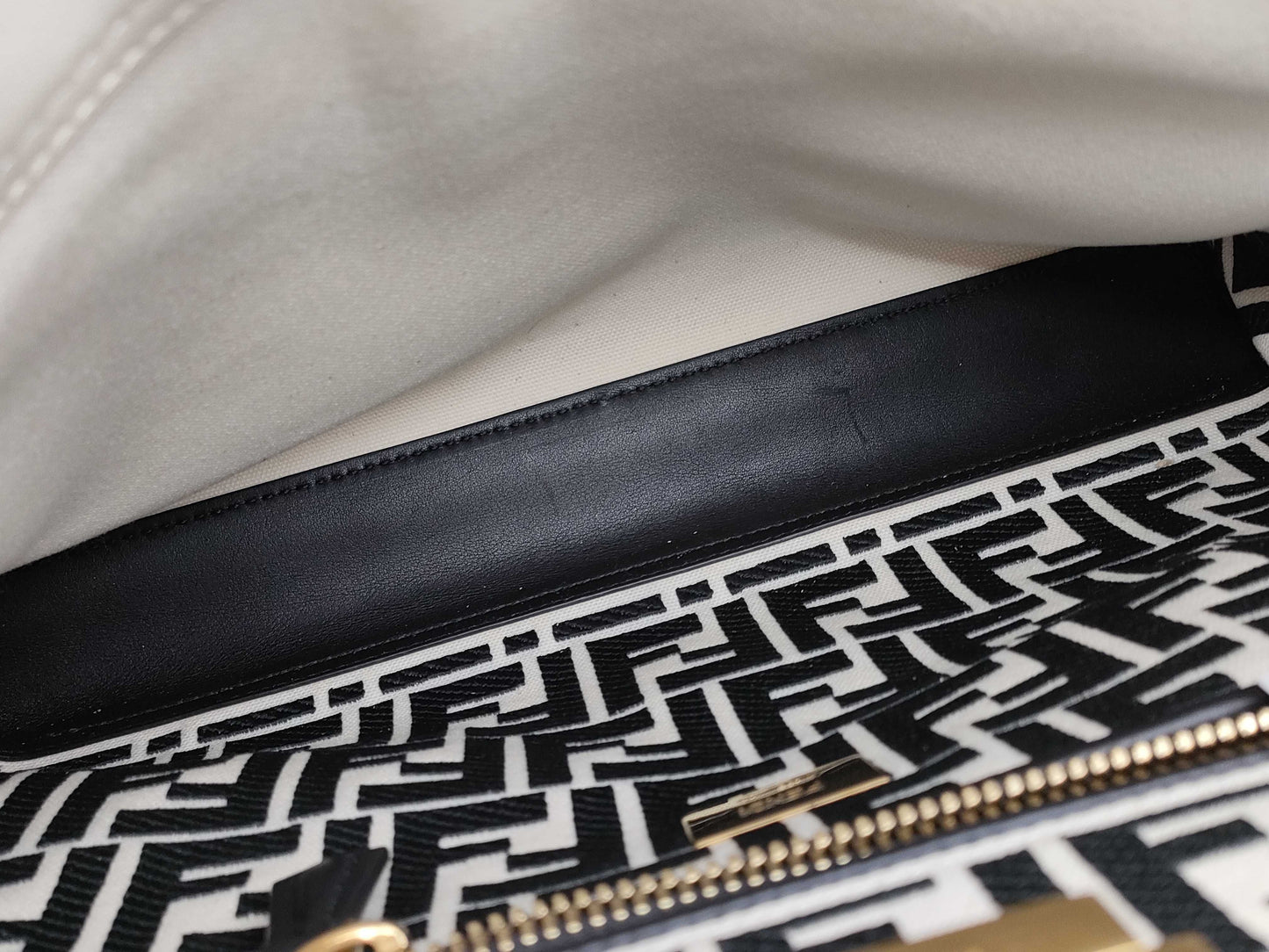 FENDI Peekaboo Regular 2-Way Handbag 8BN290 Handbag