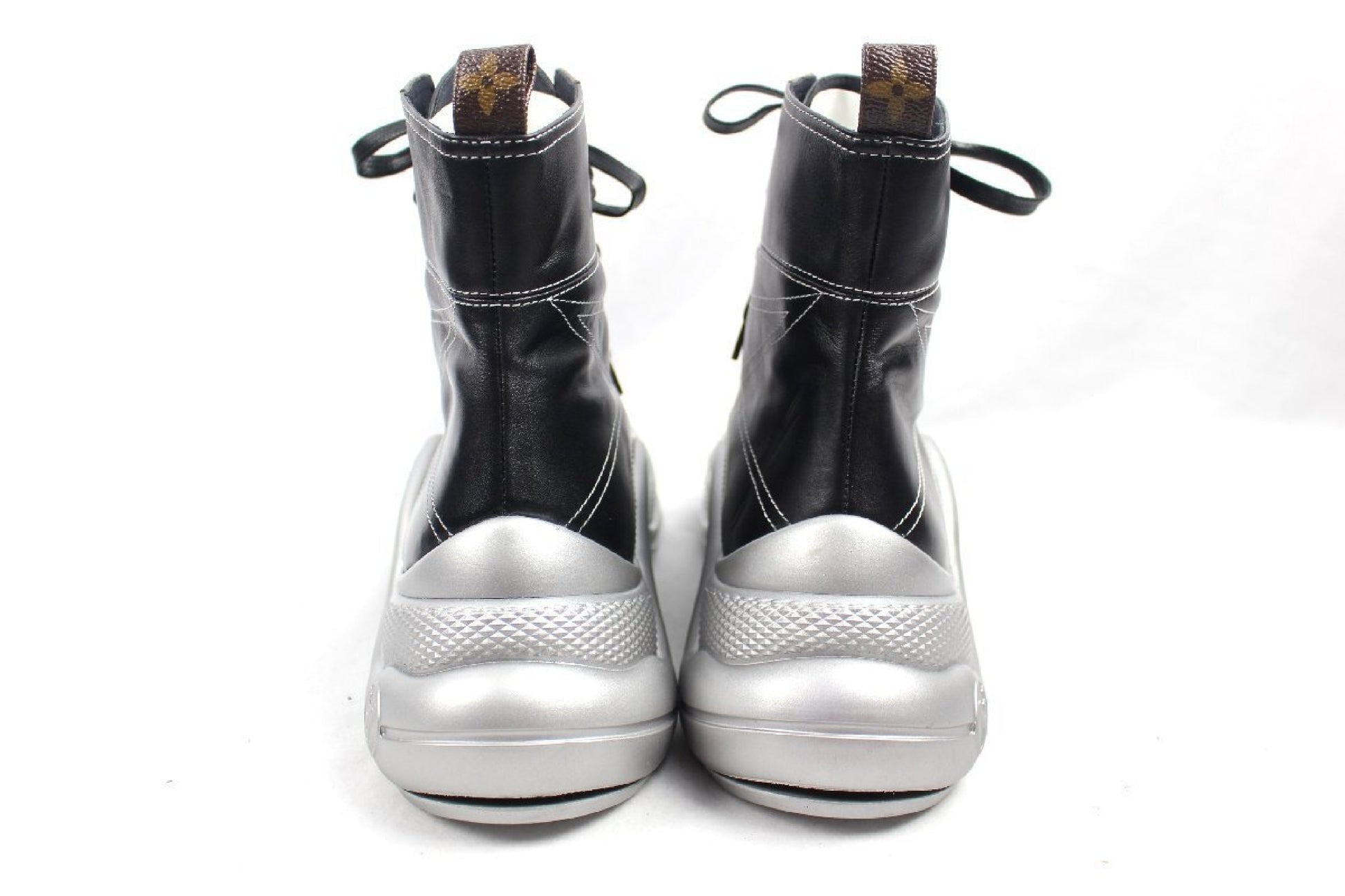 LOUIS VUITTON Arclight Line Sneakers Men's Size 42