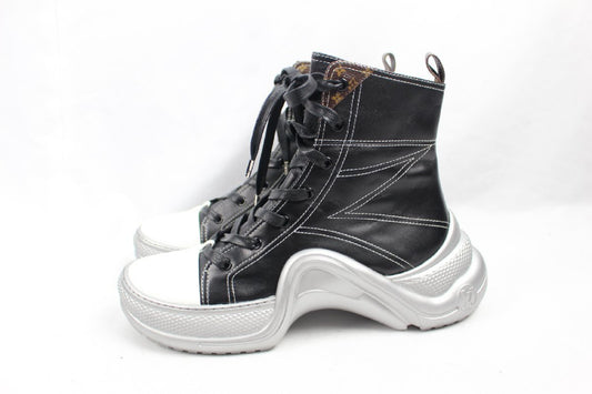 LOUIS VUITTON Arclight Line Sneakers Men's Size 42