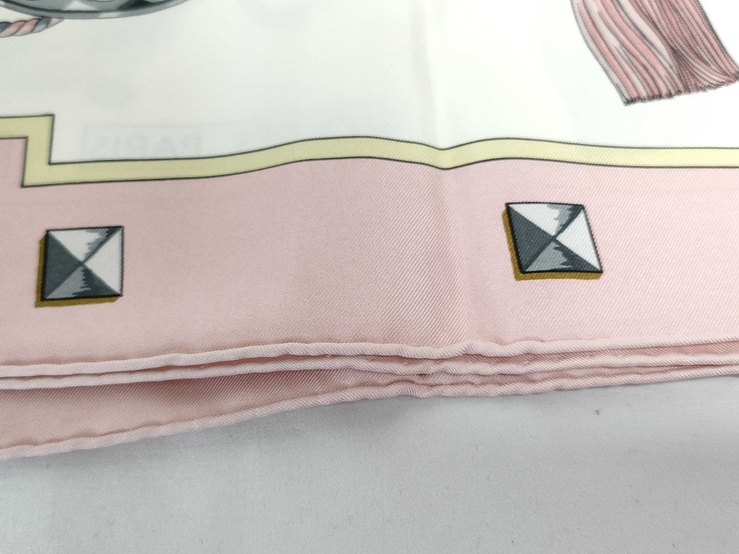 HERMES Carre 90 Pink/White Scarf
