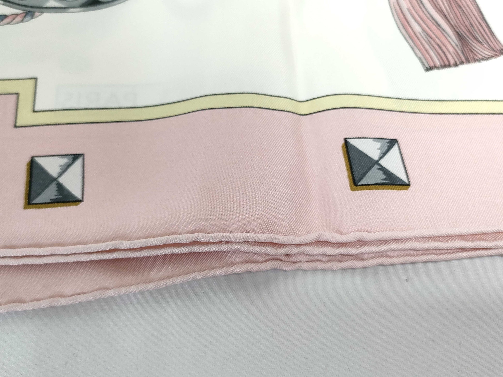 HERMES Carre 90 Pink/White Scarf