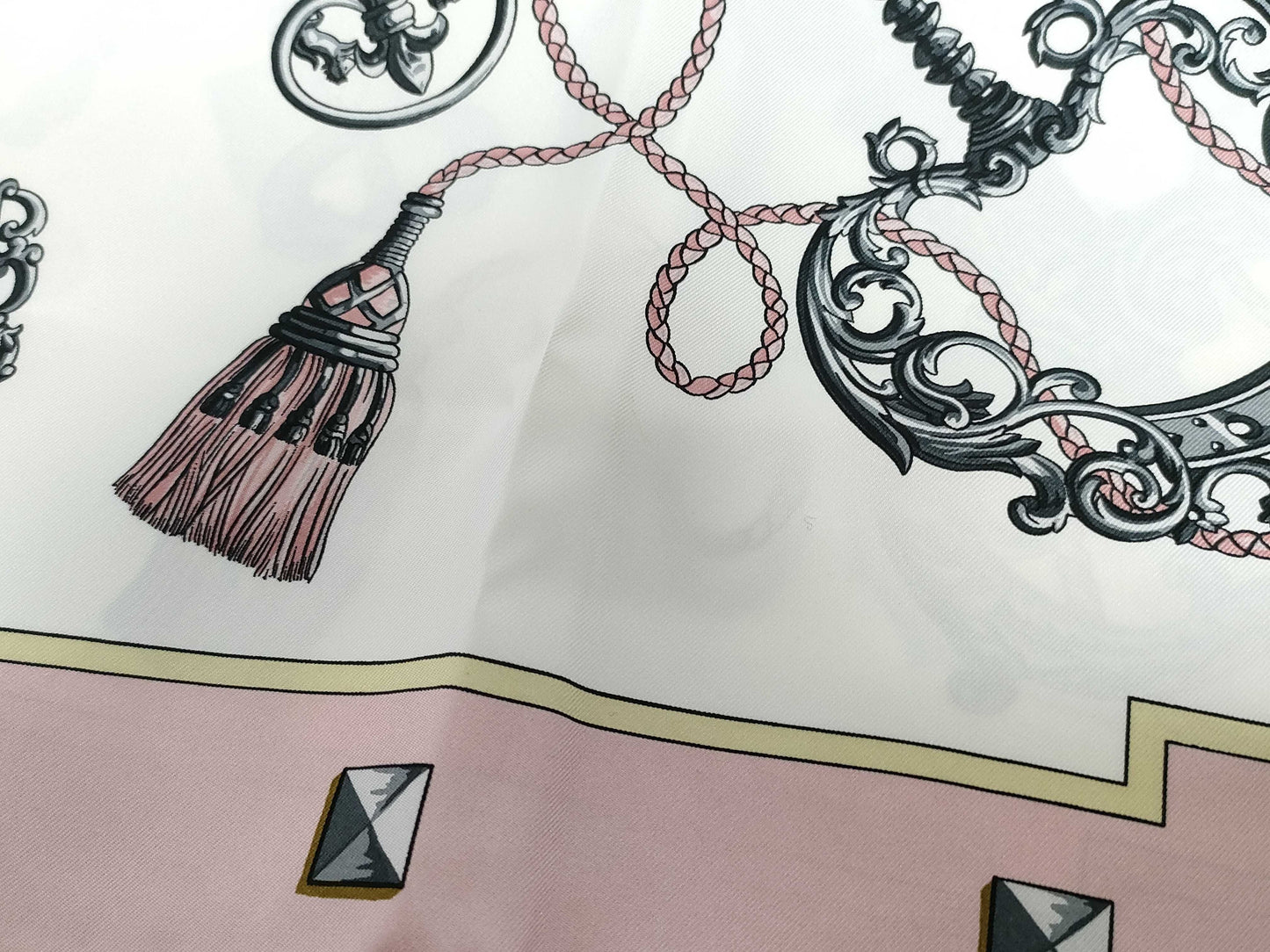 HERMES Carre 90 Pink/White Scarf