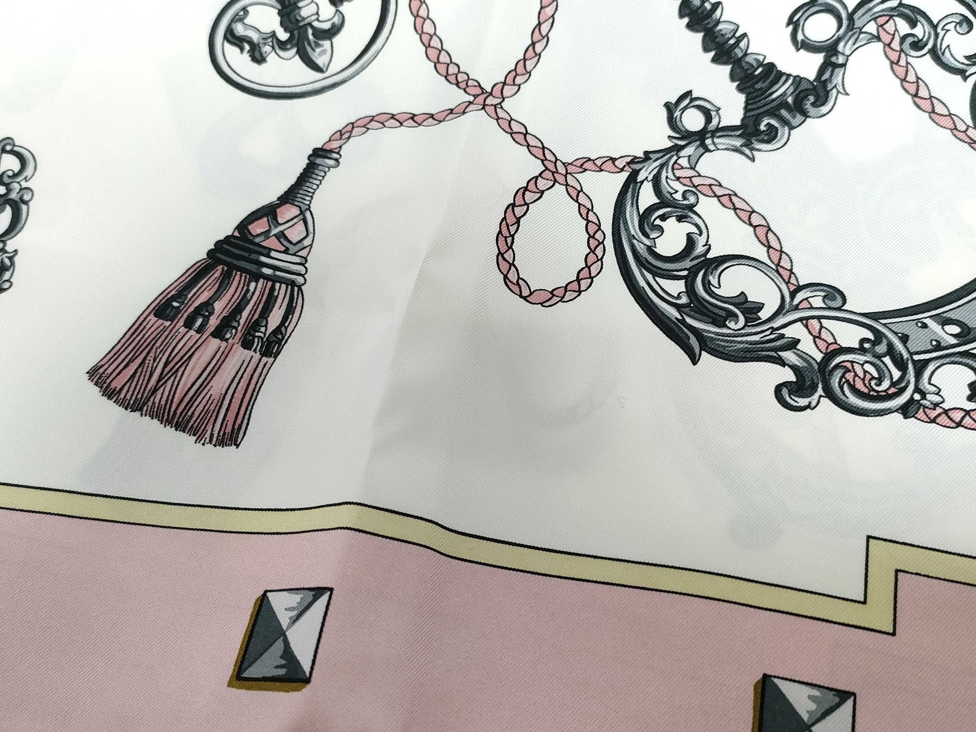 HERMES Carre 90 Pink/White Scarf