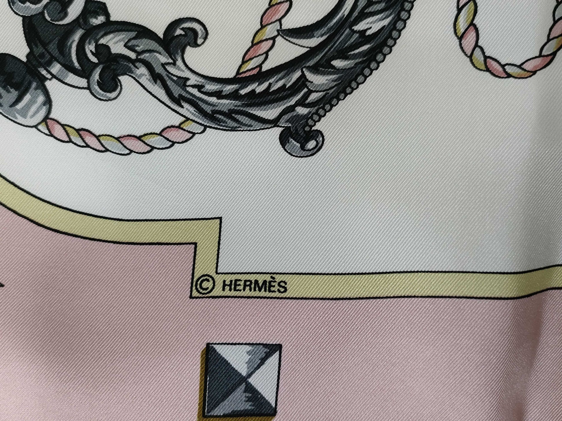HERMES Carre 90 Pink/White Scarf