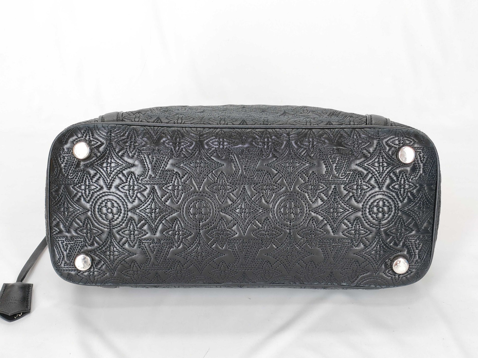 LOUIS VUITTON M 97071 Louis Vuitton M97071 Ixia PM Monogram Antia Handbag