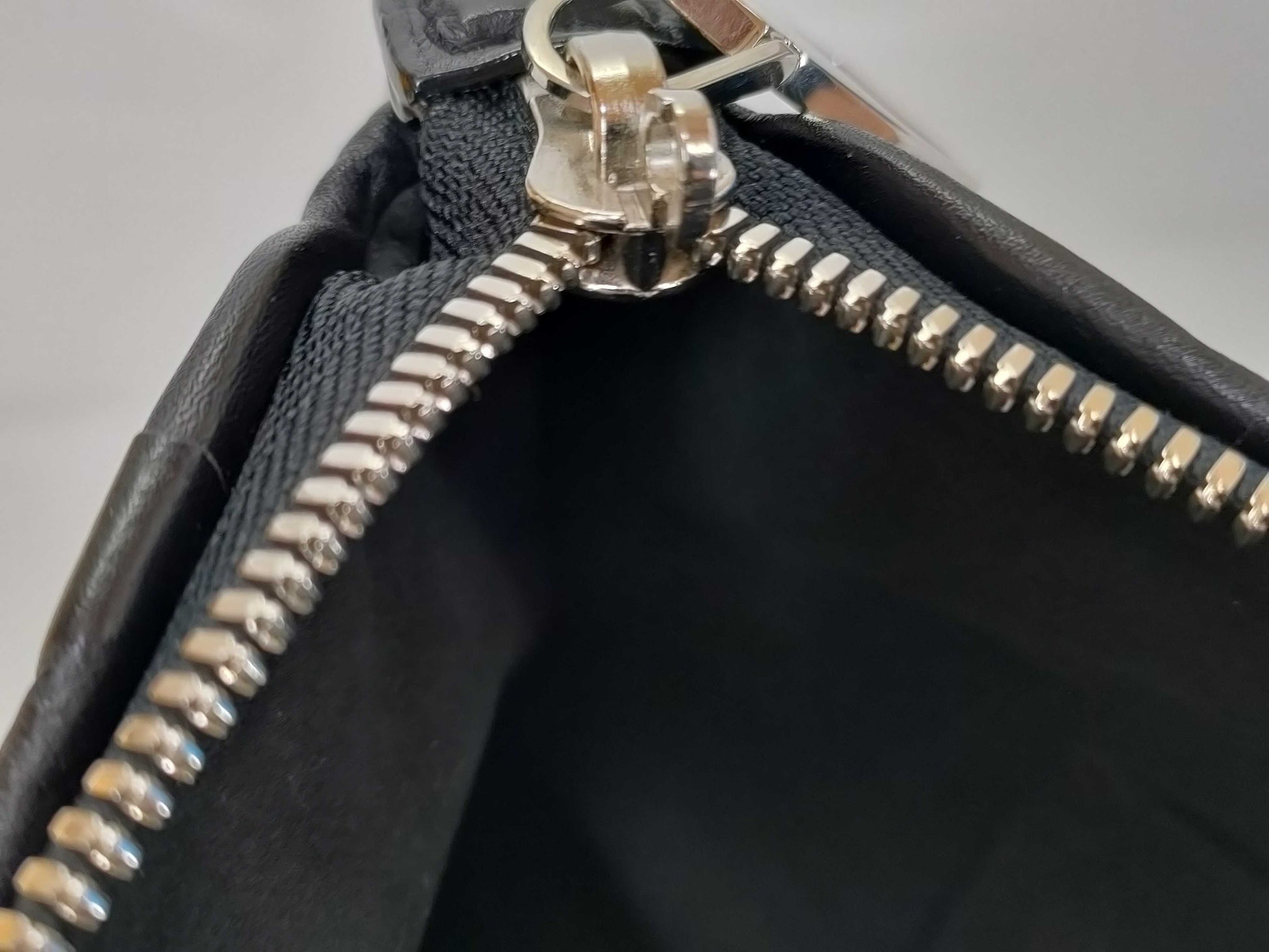 LOUIS VUITTON M 97071 Louis Vuitton M97071 Ixia PM Monogram Antia Handbag