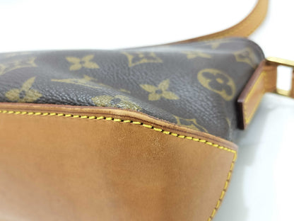 LOUIS VUITTON M51240 Monogram Trotter Shoulder Bag