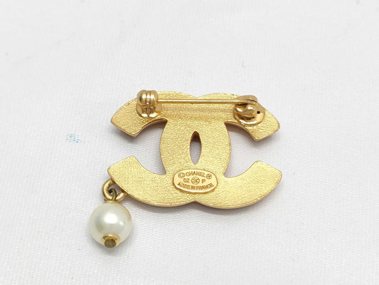 CHANEL Coco Mark Rhinestone Pearl Gold 02P Brooch