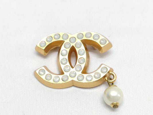 CHANEL Coco Mark Rhinestone Pearl Gold 02P Brooch