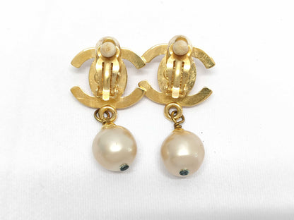 CHANEL Turnlock Pearl and Gold Earrings 96A Earrings