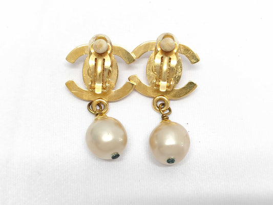 CHANEL Turnlock Pearl and Gold Earrings 96A Earrings