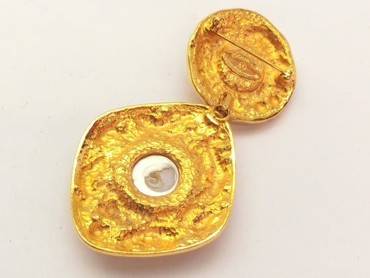 CHANEL Pearl Swing Brooch