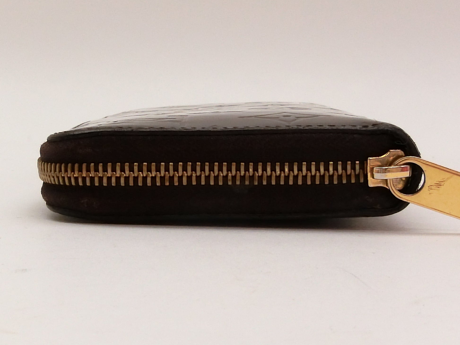 LOUIS VUITTON Vernis Amaranth Zippy Wallet