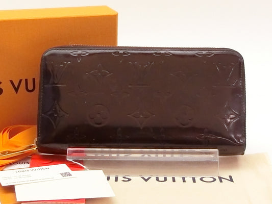 LOUIS VUITTON Vernis Amaranth Zippy Wallet