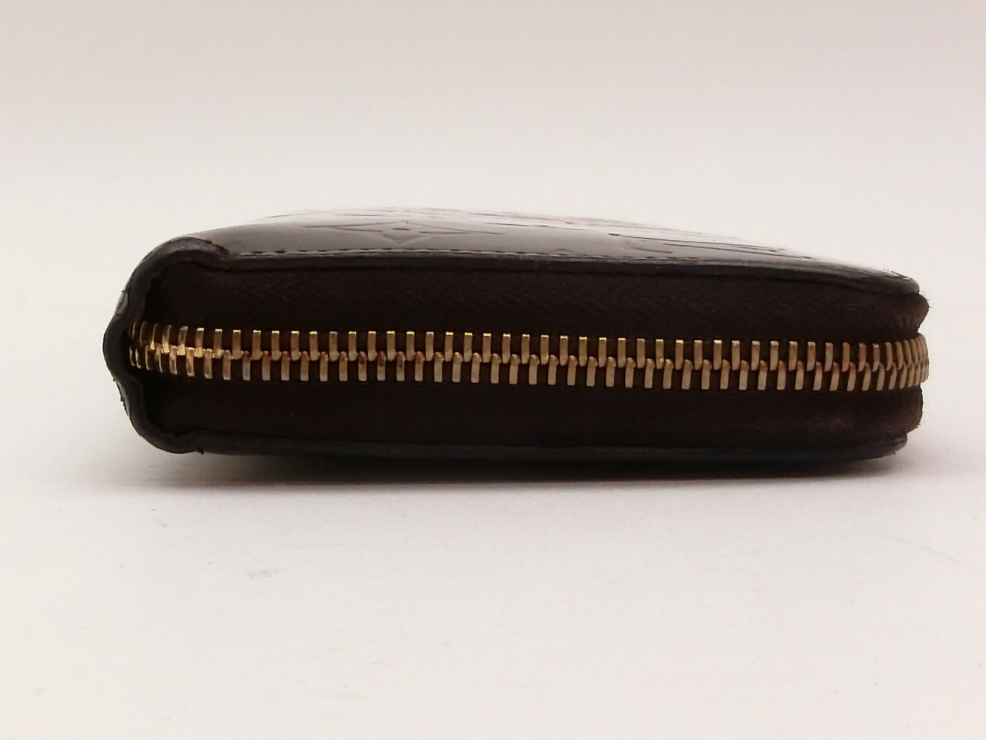 LOUIS VUITTON Vernis Amaranth Zippy Wallet