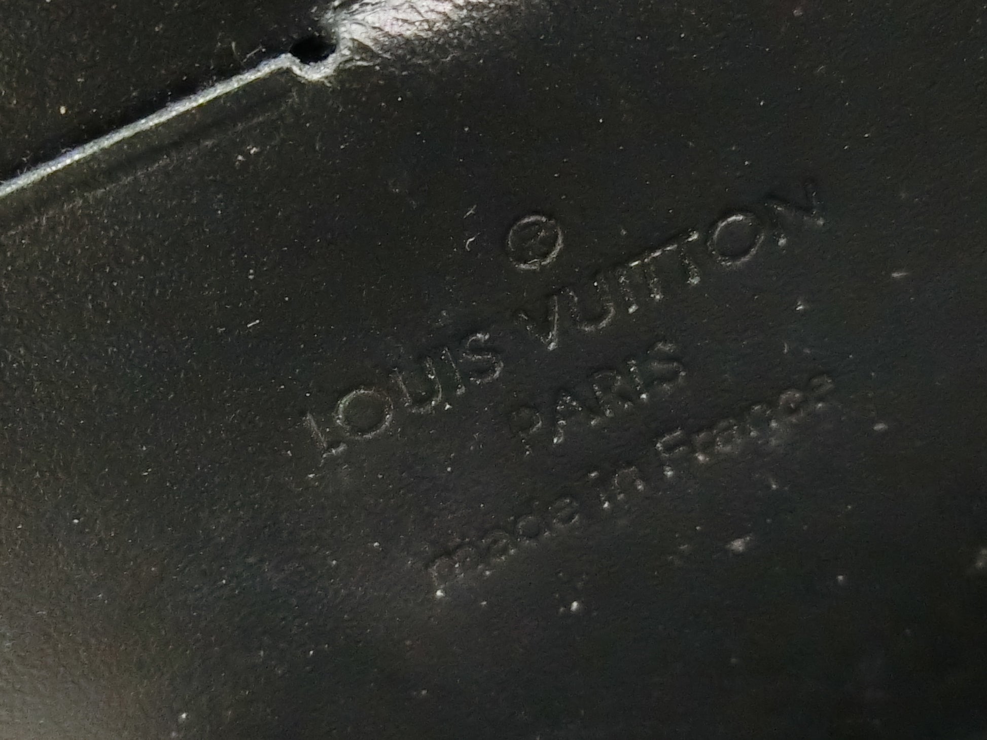 LOUIS VUITTON Suhali Favori Wallet