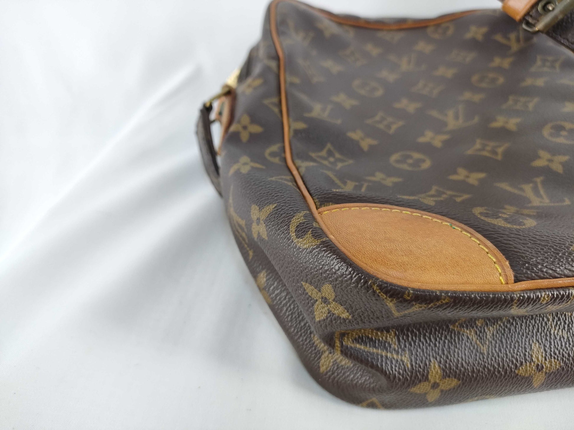LOUIS VUITTON M45262 Monogram Danube GM M45262 Shoulder Bag