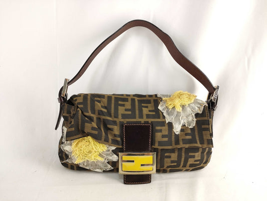 FENDI Mamma Bucket Flower Patch One-Shoulder Shoulder Bag
