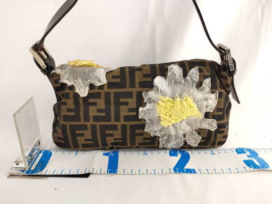 FENDI Mamma Bucket Flower Patch One-Shoulder Shoulder Bag