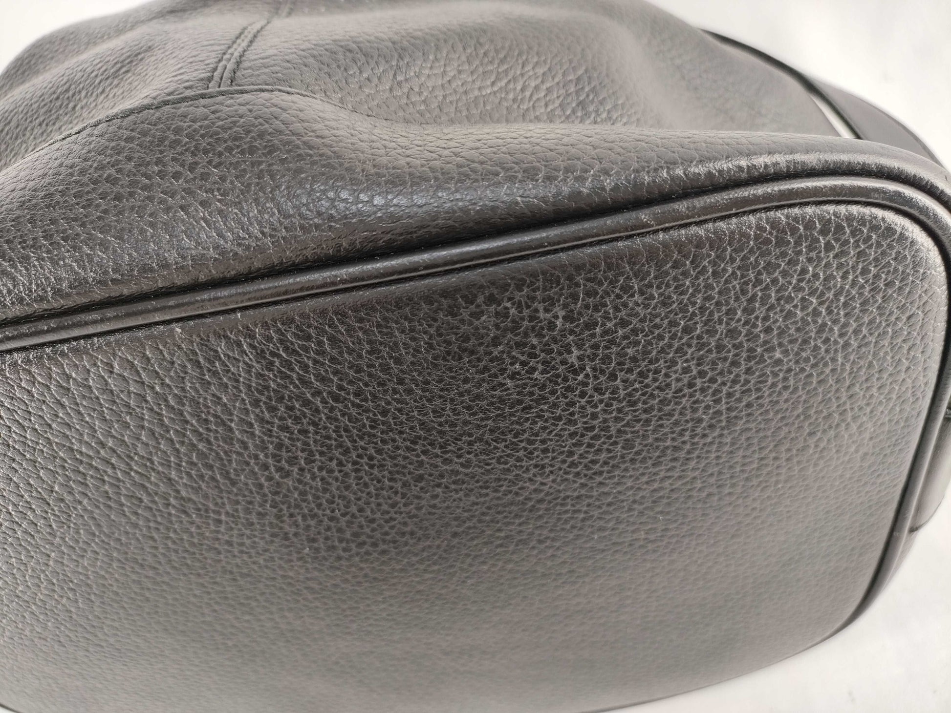 BURBERRY Drawstring Leather Shoulder Bag