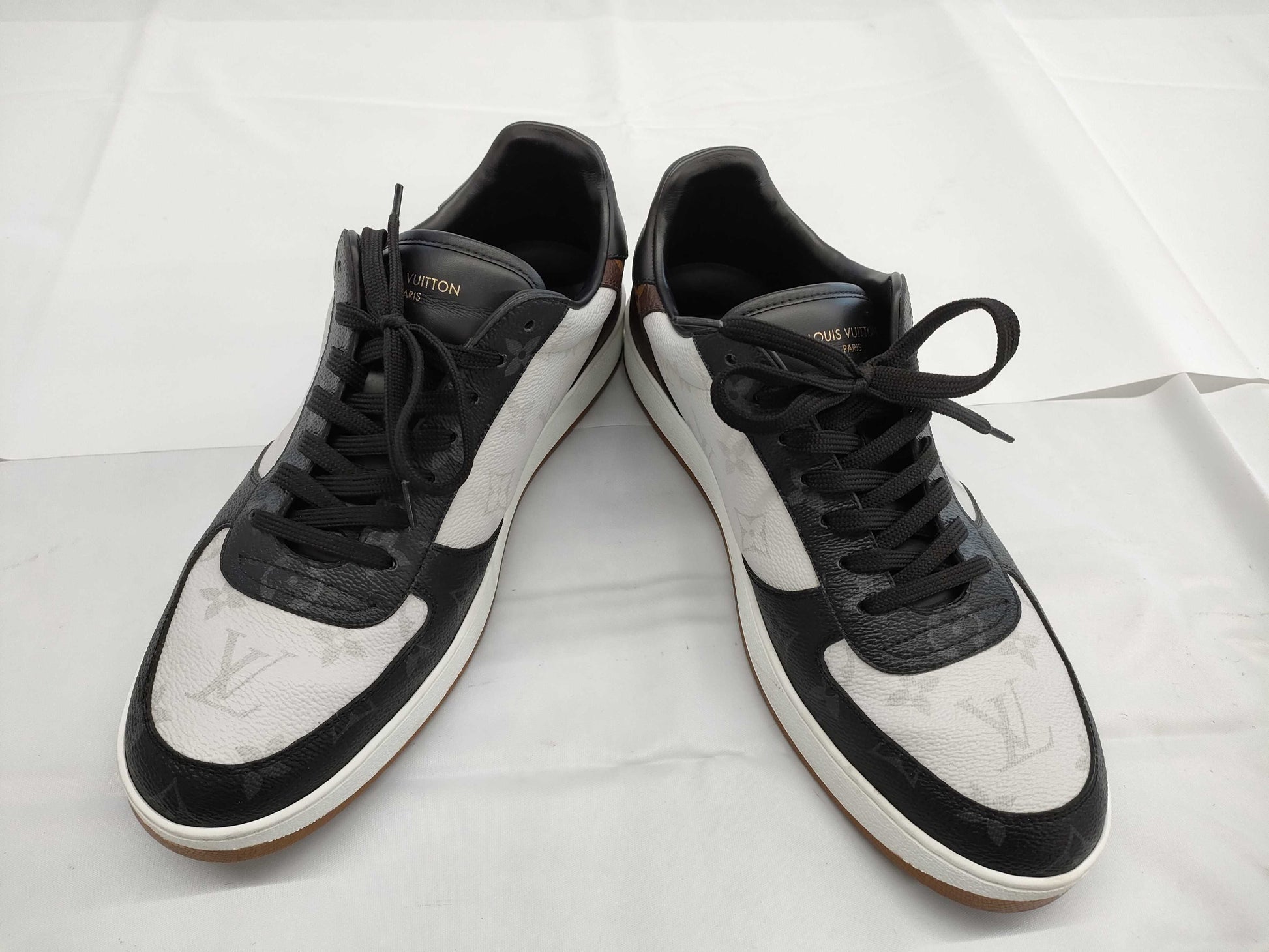 LOUIS VUITTON LOUIS VUITTON Men's Rivoli Monogram Sneakers Size 7 1/2