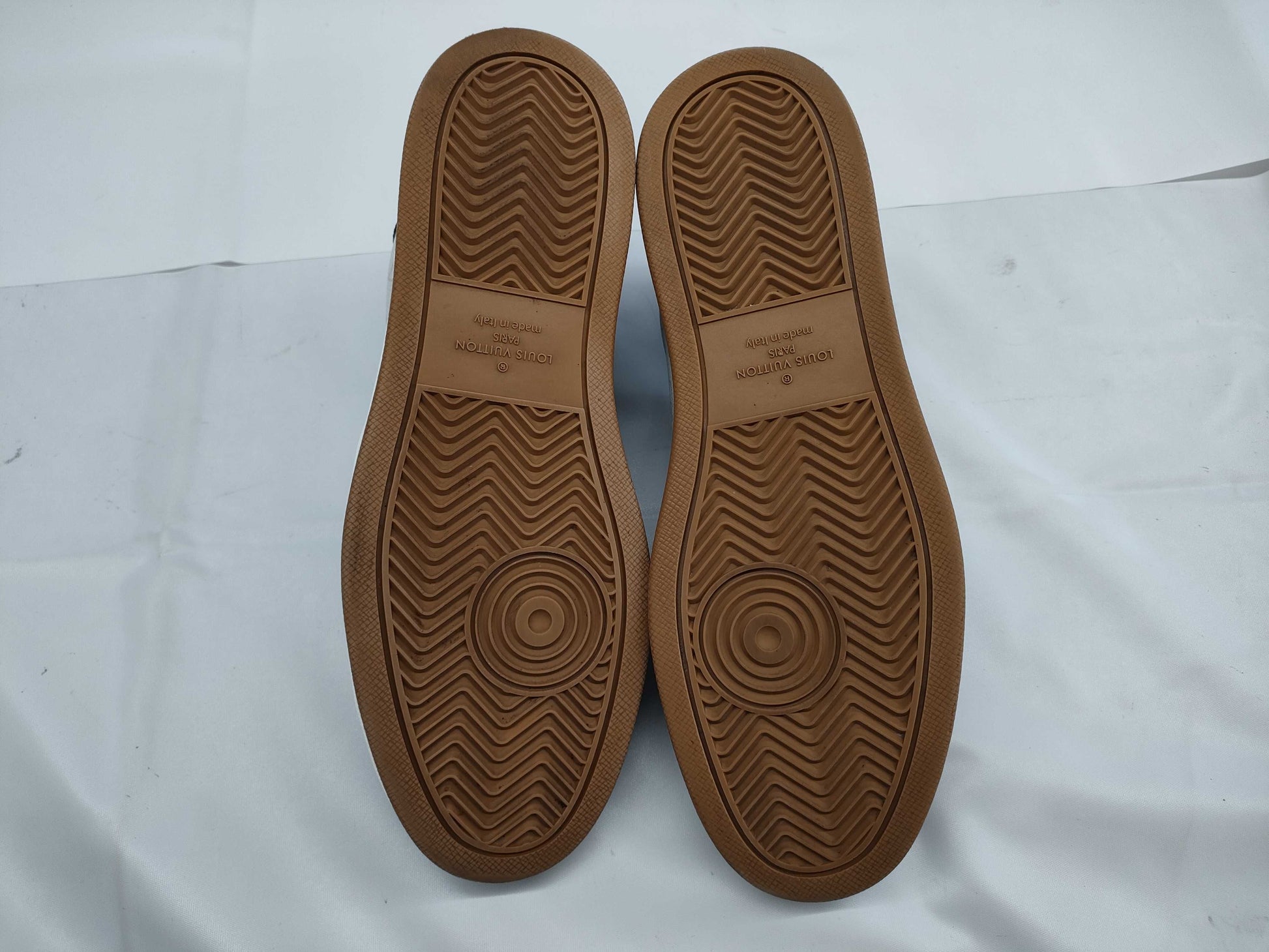 LOUIS VUITTON LOUIS VUITTON Men's Rivoli Monogram Sneakers Size 7 1/2