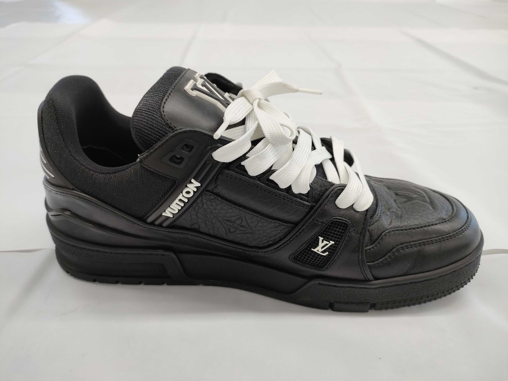 LOUIS VUITTON LOUIS VUITTON Men's Sneakers 1AARF2 Trainer Line Sneakers Monogram Size 7 1/2 Sneakers