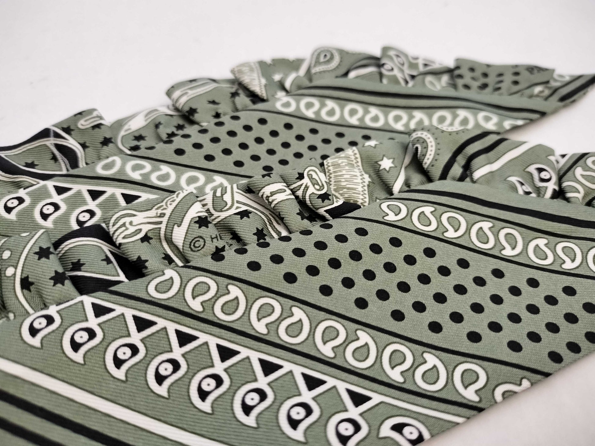 HERMES [With Tag] Twilly HERMES Twilly Twilly Frill Scarf Bandana Pattern Unused Other Accessories
