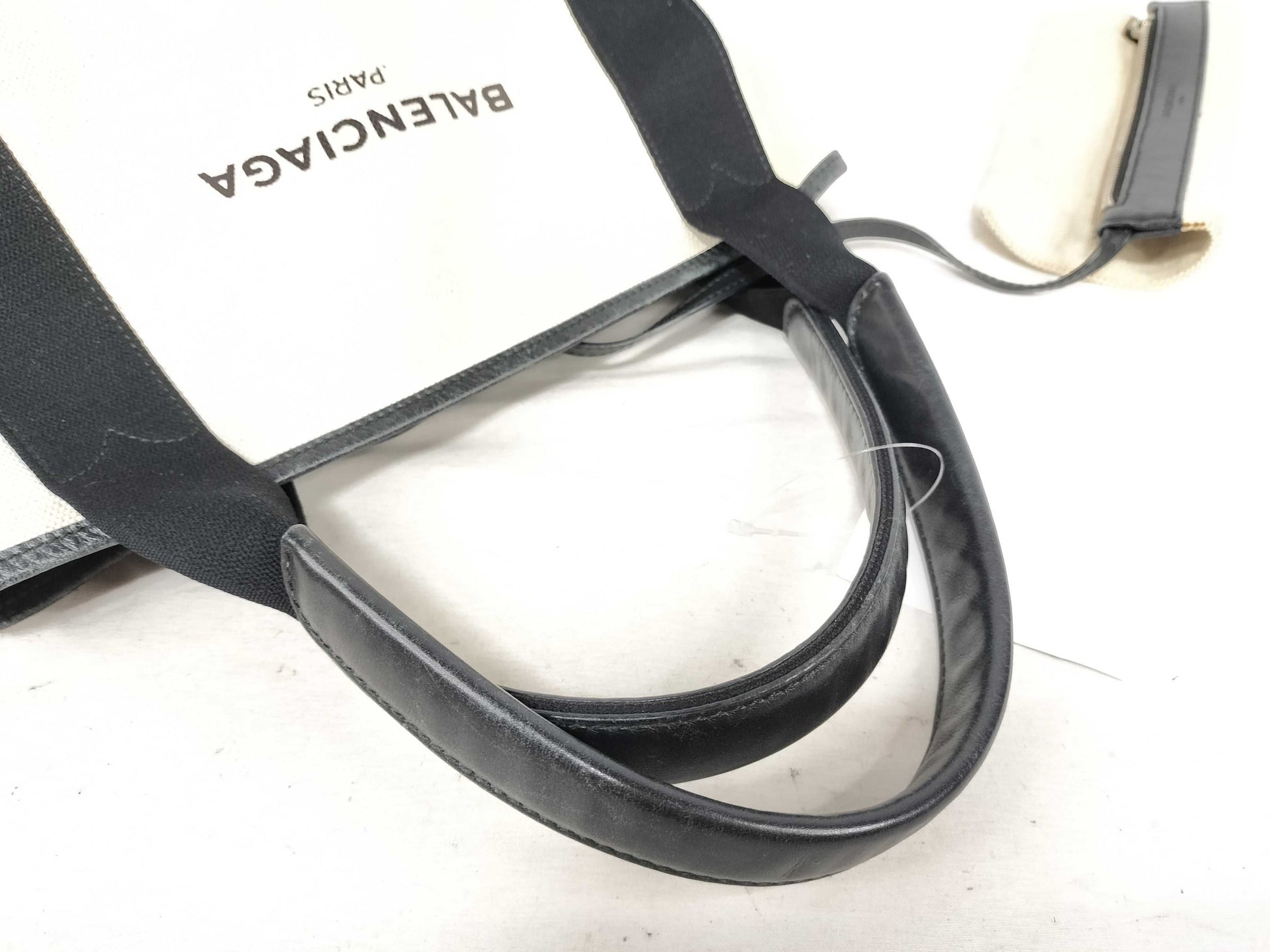 BALENCIAGA Handbag