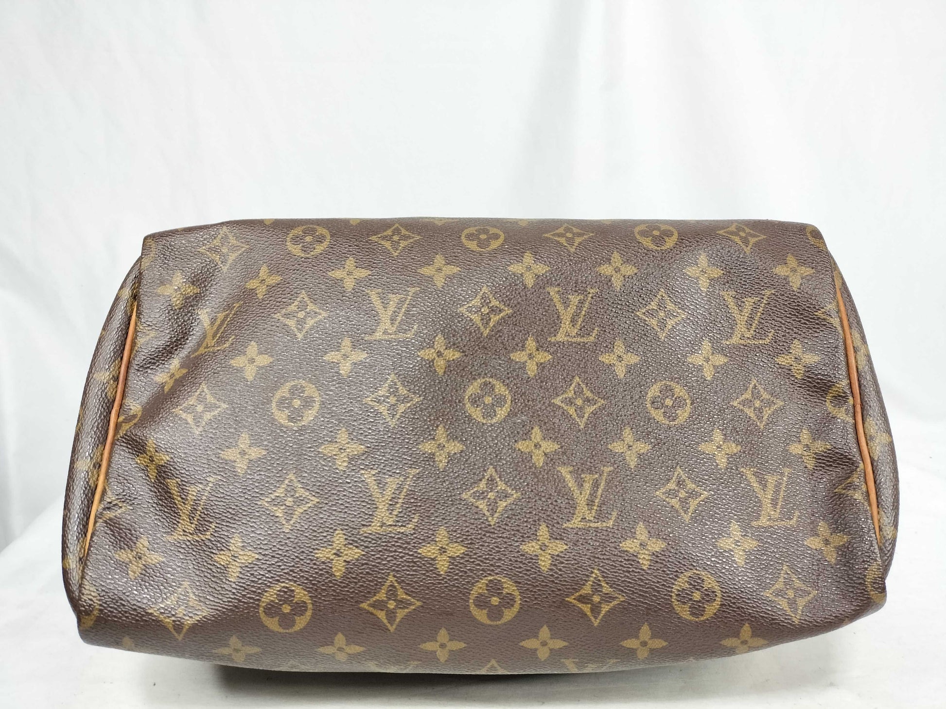 LOUIS VUITTON M41526 Monogram LV Handbag