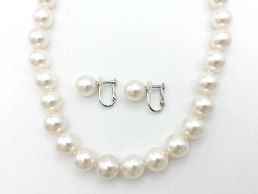 Akoya pearls, diameter approx. 9.0-9.5mm, silver, 51.4g / Akoya pearls, diameter approx. 9.0-9.5mm, 18K white gold, 3.1g Other accessories 