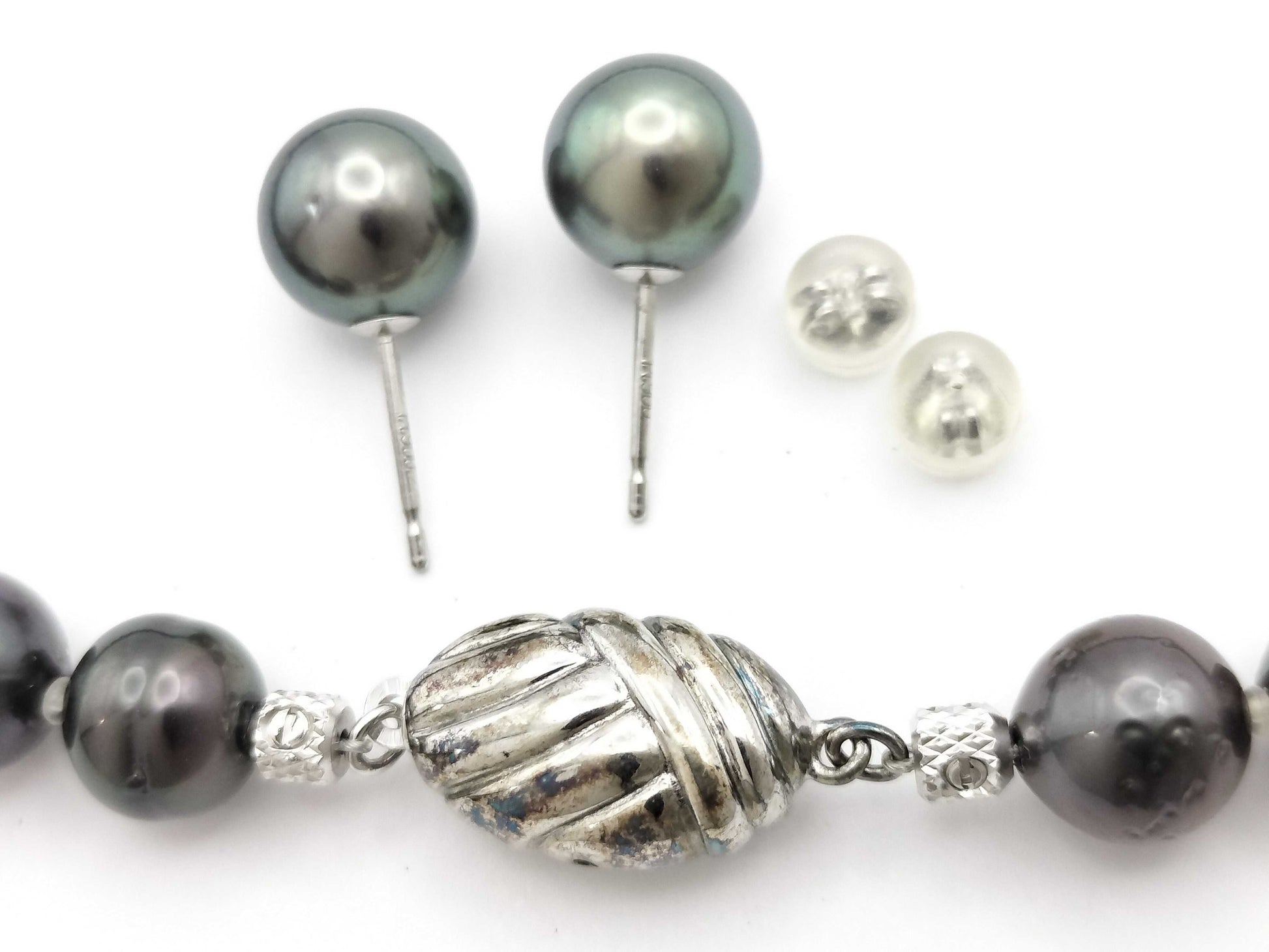 Semi-round pearl diameter approx. 8.0-10.9mm, SV 52.3g / Pearl diameter approx. 9.0mm*2, PT900 2.4g Other small items 