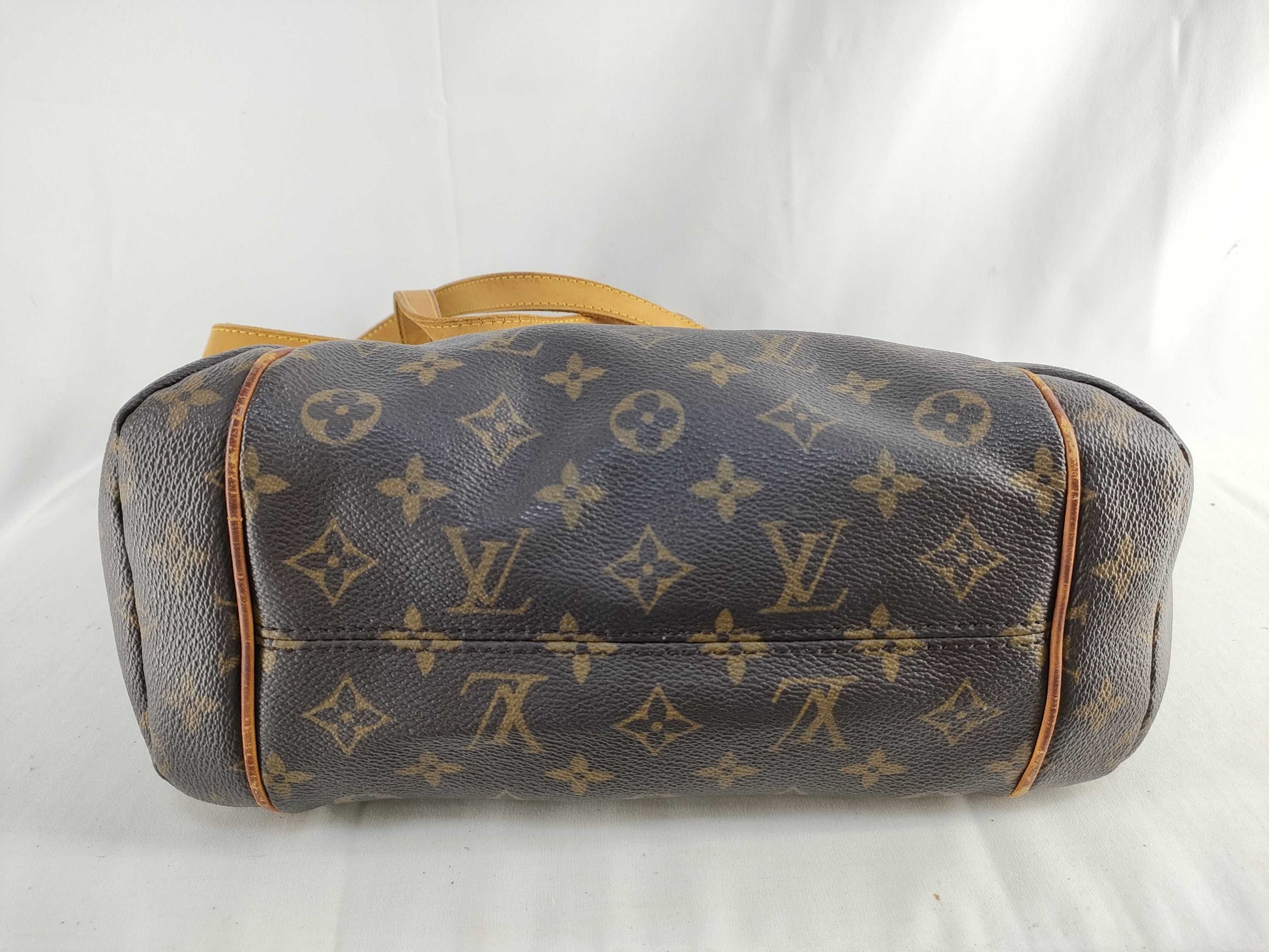 LOUIS VUITTON Monogram LV Totally Tote Bag