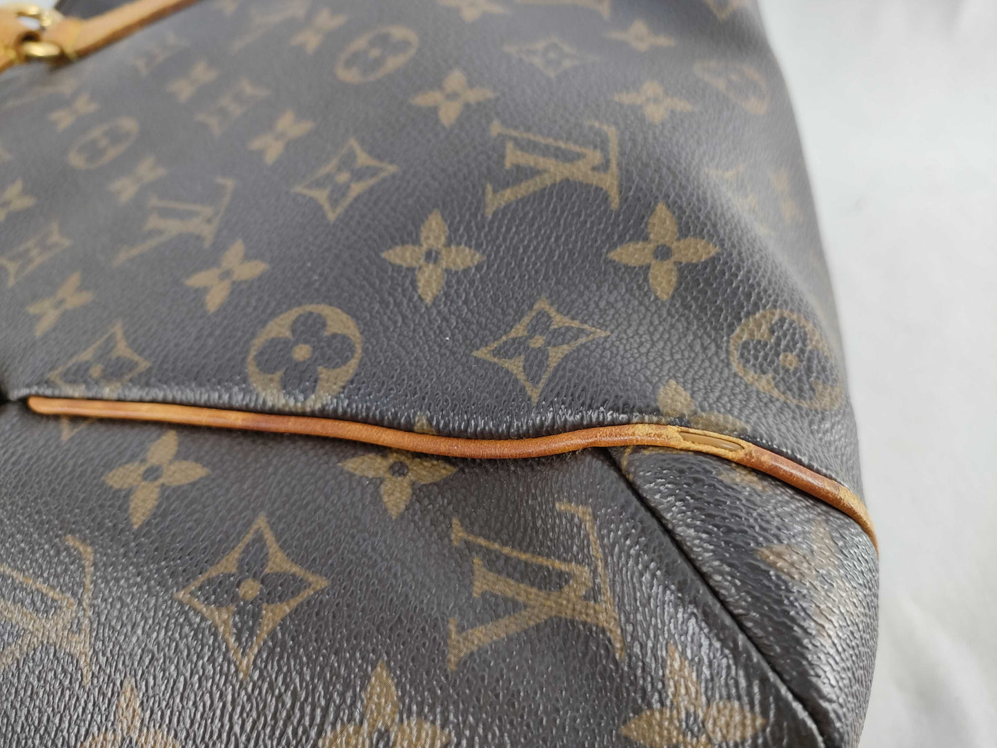 LOUIS VUITTON Monogram LV Totally Tote Bag
