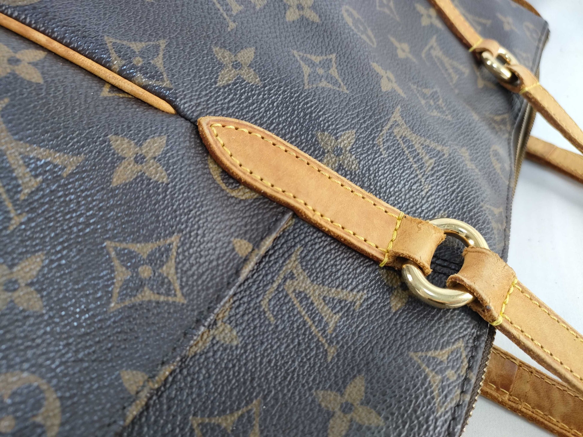 LOUIS VUITTON Monogram LV Totally Tote Bag