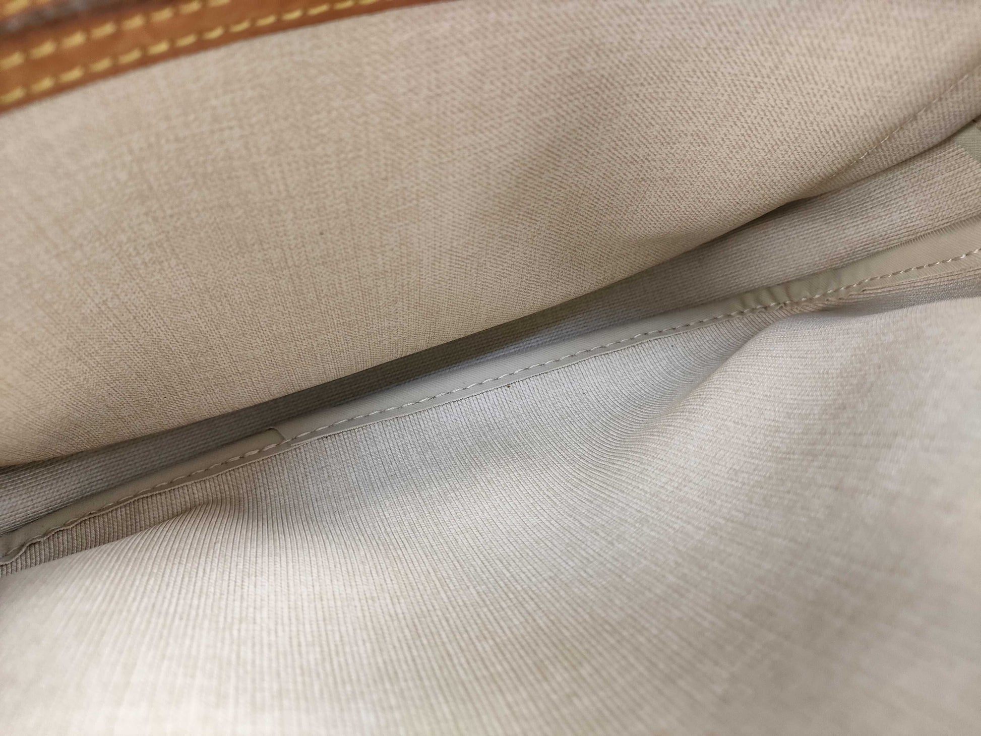 LOUIS VUITTON Monogram LV Reporter Shoulder Bag