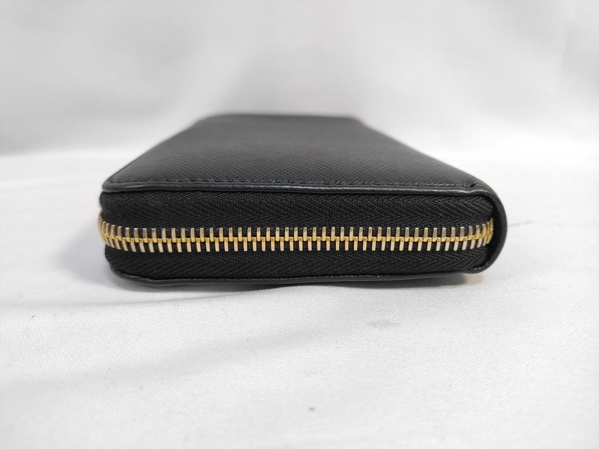 PRADA Prada long wallet with round zipper, black
