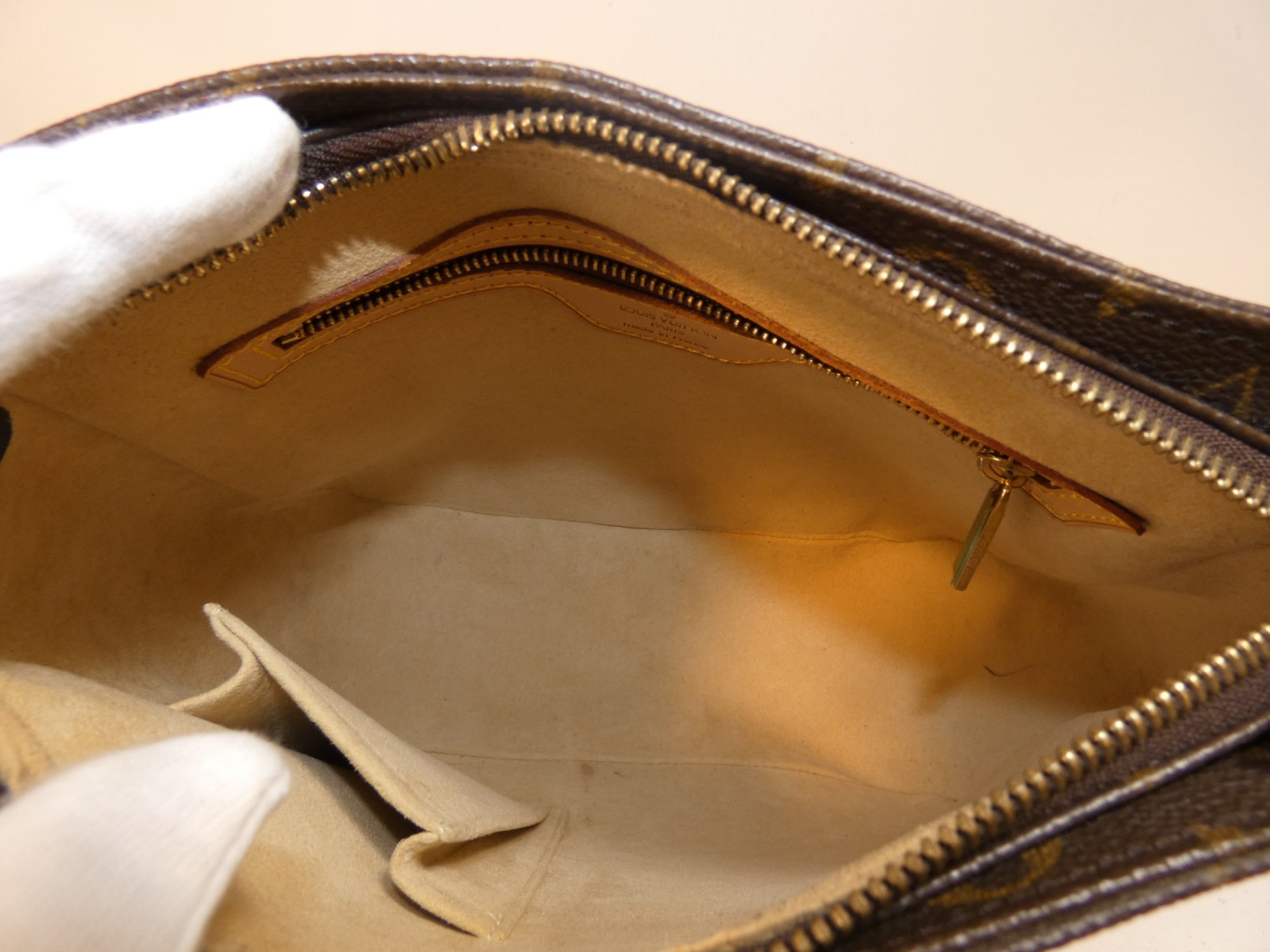 LOUIS VUITTON Looping MM Monogram Hand One-Shoulder Shoulder Bag