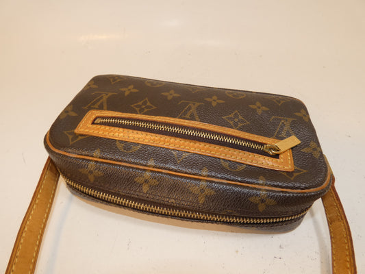 LOUIS VUITTON Pochette Cite Monogram One-Hand One-Shoulder Shoulder Bag
