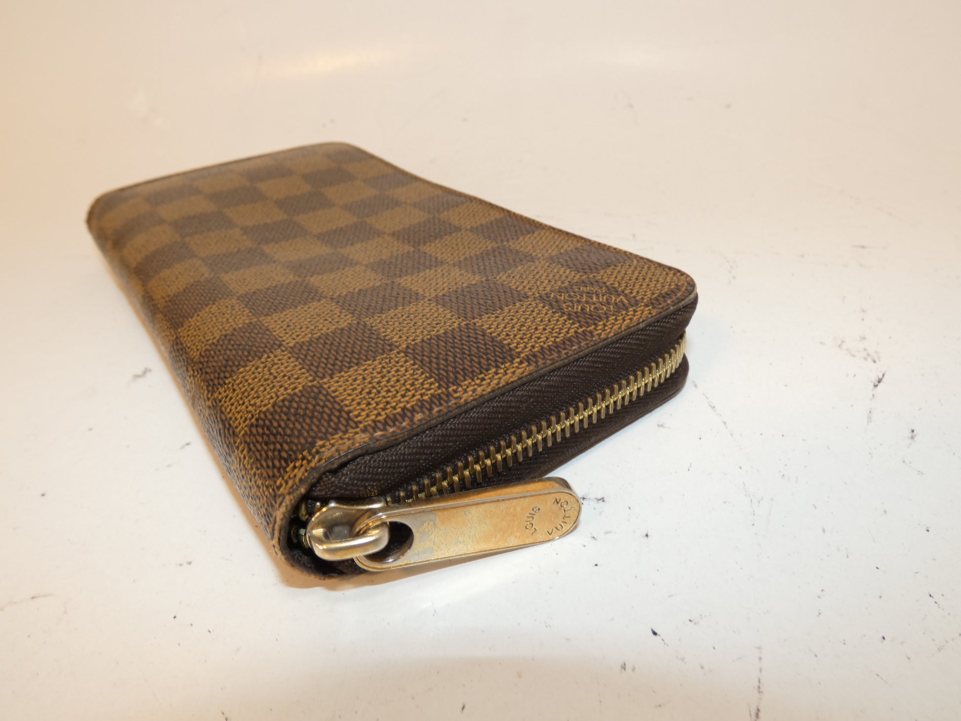 LOUIS VUITTON Damier Zippy Long Wallet
