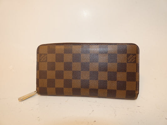 LOUIS VUITTON Damier Zippy Long Wallet