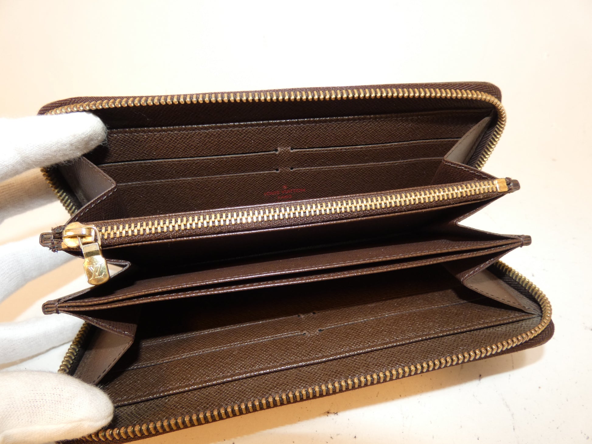 LOUIS VUITTON Damier Zippy Long Wallet