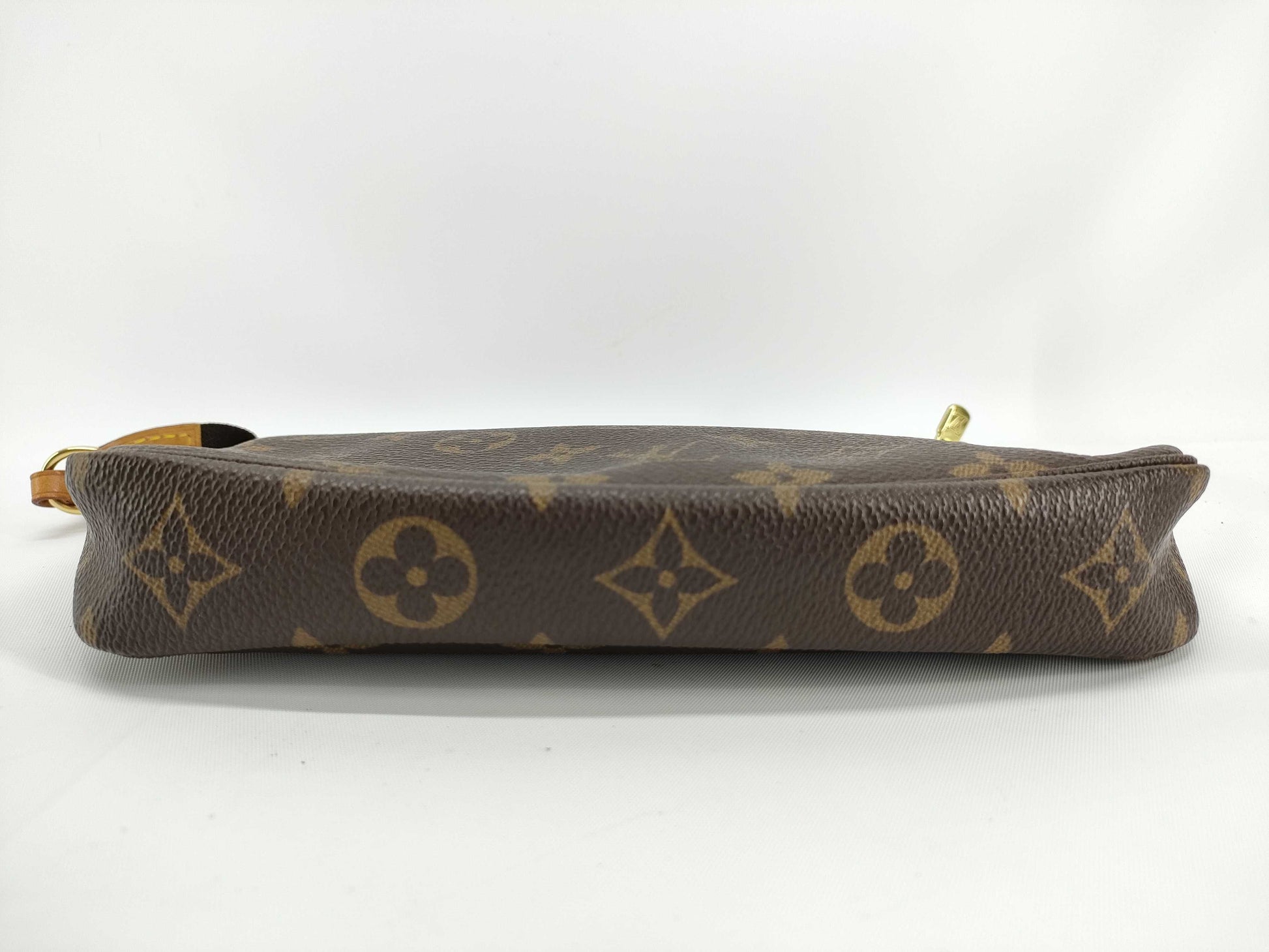 LOUIS VUITTON M51980 Monogram Louis Vuitton Pochette Accessoires Monogram M51980 VI1929 Handbag