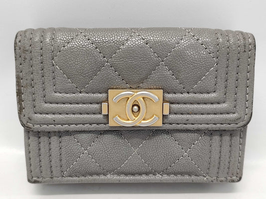 CHANEL Boy Chanel Compact Wallet, Caviar Skin, Gray, Gold Hardware, A84433, 26th Series