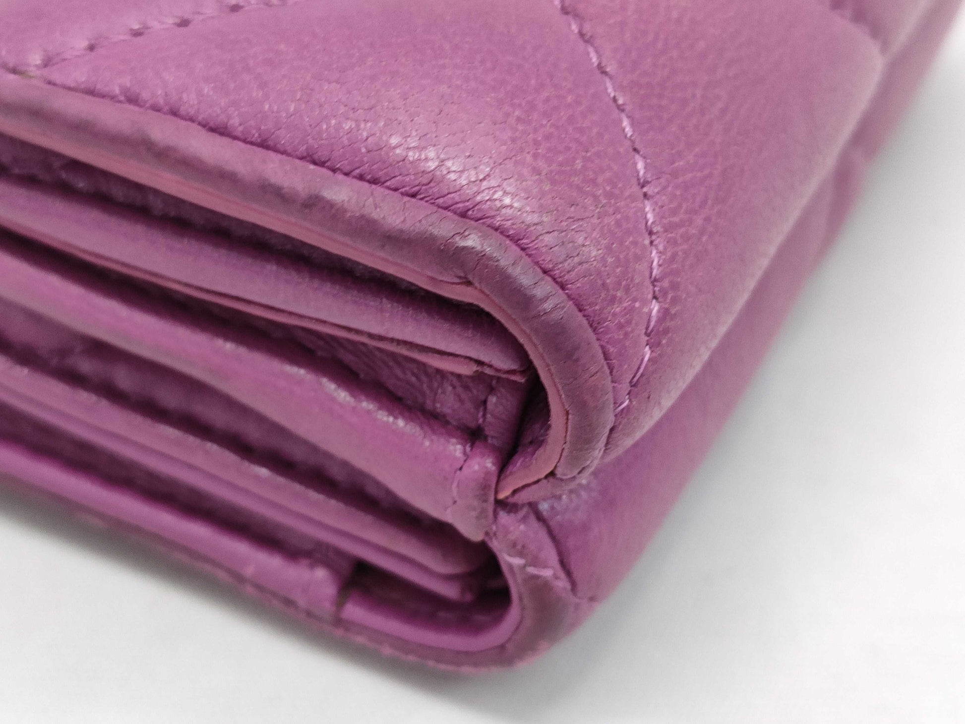 CHANEL Compact Wallet Chanel 19 Purple Lambskin with Disneuf Gold Hardware, 30 Series